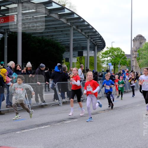 25.04.2026 - Das Zehntel Tim E. http://msf.ph/oto/9568058 25.04.2026 08:52:05 Ziel 1139, 1147, 1367, 1368, 1460, 1466, 1473, 1589, 1610, 1761, 1769, 1789, 1798, 1848, 1943, 1981, 2013, 2307, 2325, 2659, 2660, 2785, 2871, 2884, 2901, 2990, 3112, 3164, 3214, 3348, 3356, 3380, 3481, 3512, 3533, 3575, 3691, 3695, 3789, 3808, 3811, 4037 meine-sportfotos.de