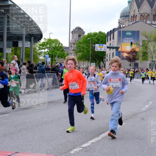 25.04.2026 - Das Zehntel Tim E. http://msf.ph/oto/9568069 25.04.2026 08:52:07 Ziel 1139, 1147, 1367, 1368, 1460, 1466, 1473, 1589, 1610, 1681, 1761, 1789, 1798, 1848, 1981, 2013, 2307, 2325, 2659, 2660, 2785, 2871, 2901, 2990, 3164, 3214, 3348, 3356, 3380, 3481, 3512, 3533, 3547, 3561, 3575, 3576, 3789, 3808, 4037 meine-sportfotos.de
