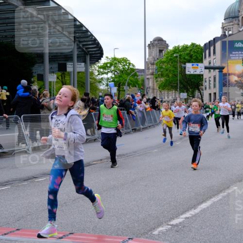 25.04.2026 - Das Zehntel Tim E. http://msf.ph/oto/9568076 25.04.2026 08:52:08 Ziel 1147, 1367, 1368, 1460, 1466, 1473, 1589, 1610, 1681, 1761, 1848, 1981, 2013, 2307, 2325, 2659, 2660, 2785, 2871, 3164, 3214, 3348, 3356, 3380, 3481, 3512, 3547, 3561, 3575, 3576, 3789, 3808 meine-sportfotos.de