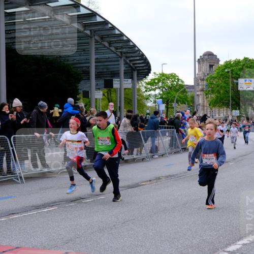25.04.2026 - Das Zehntel Tim E. http://msf.ph/oto/9568079 25.04.2026 08:52:09 Ziel 1147, 1368, 1460, 1466, 1473, 1610, 1681, 1761, 1848, 1981, 2013, 2307, 2325, 2659, 2660, 2767, 2785, 2871, 3163, 3348, 3356, 3380, 3481, 3525, 3527, 3534, 3547, 3561, 3575, 3576, 3789, 3808 meine-sportfotos.de