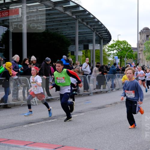 25.04.2026 - Das Zehntel Tim E. http://msf.ph/oto/9568082 25.04.2026 08:52:09 Ziel 1147, 1368, 1460, 1466, 1473, 1610, 1681, 1761, 1848, 1981, 2013, 2307, 2325, 2659, 2660, 2767, 2785, 2871, 3163, 3348, 3356, 3380, 3481, 3525, 3527, 3534, 3547, 3561, 3575, 3576, 3789, 3808 meine-sportfotos.de