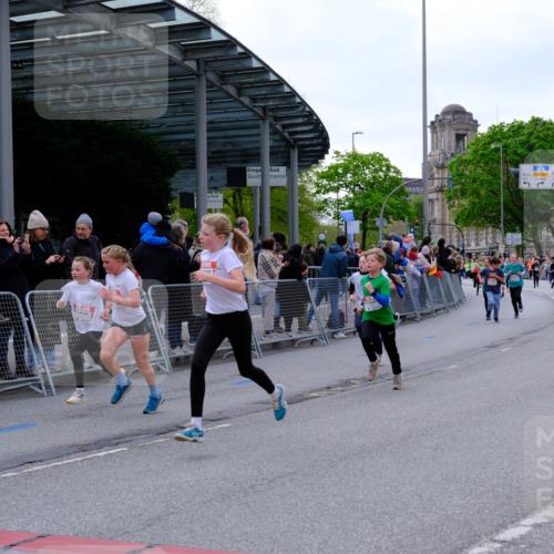 25.04.2026 - Das Zehntel Tim E. http://msf.ph/oto/9568094 25.04.2026 08:52:11 Ziel 1147, 1368, 1460, 1466, 1473, 1610, 1681, 1761, 1848, 1981, 2013, 2307, 2325, 2659, 2660, 2728, 2756, 2767, 2785, 2789, 2871, 2975, 2980, 2984, 3163, 3181, 3186, 3348, 3356, 3380, 3481, 3525, 3527, 3534, 3547, 3561, 3575, 3576, 3789, 3808 meine-sportfotos.de