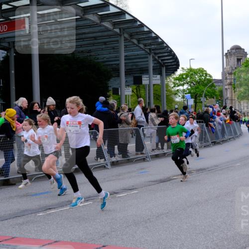 25.04.2026 - Das Zehntel Tim E. http://msf.ph/oto/9568097 25.04.2026 08:52:11 Ziel 1147, 1368, 1460, 1466, 1473, 1610, 1681, 1761, 1848, 1981, 2013, 2307, 2325, 2659, 2660, 2728, 2756, 2767, 2785, 2789, 2871, 2975, 2980, 2984, 3163, 3181, 3186, 3348, 3356, 3380, 3481, 3525, 3527, 3534, 3547, 3561, 3575, 3576, 3789, 3808 meine-sportfotos.de