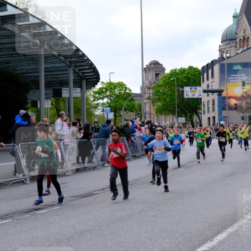25.04.2026 - Das Zehntel Tim E. http://msf.ph/oto/9568142 25.04.2026 08:52:25 Ziel 1171, 1209, 1274, 1275, 1398, 1679, 1684, 1687, 1688, 1718, 1962, 2061, 2492, 2774, 2786, 2899, 3010, 3136, 3341, 3674, 4069 meine-sportfotos.de
