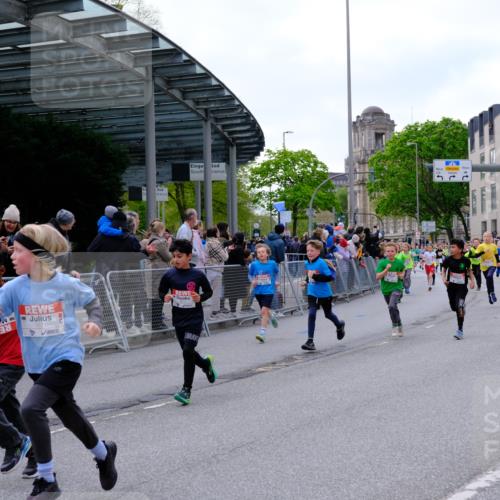 25.04.2026 - Das Zehntel Tim E. http://msf.ph/oto/9568153 25.04.2026 08:52:26 Ziel 1171, 1209, 1274, 1275, 1398, 1679, 1684, 1687, 1718, 1962, 2061, 2492, 2774, 2786, 2899, 3010, 3136, 3341, 3674, 4069 meine-sportfotos.de