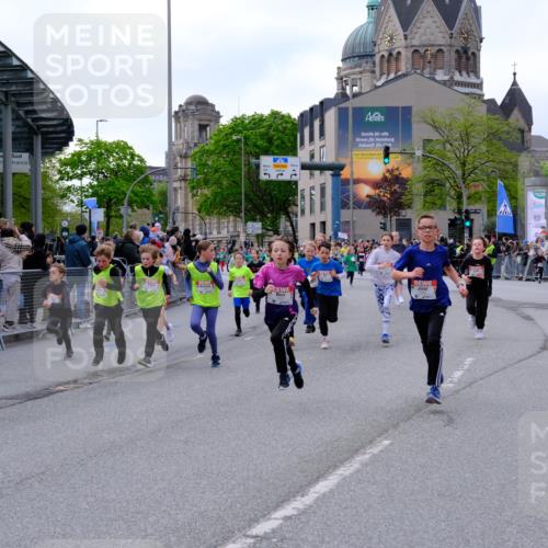 25.04.2026 - Das Zehntel Tim E. http://msf.ph/oto/9568176 25.04.2026 08:52:31 Ziel 1040, 1042, 1108, 1171, 1209, 1267, 1274, 1275, 1319, 1398, 1410, 1684, 1687, 1718, 1836, 1962, 2029, 2050, 2061, 2065, 2155, 2644, 2774, 2786, 2880, 3010, 3180, 3198, 3210, 3219, 3405, 3605, 3708, 3711, 4069 meine-sportfotos.de