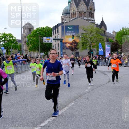 25.04.2026 - Das Zehntel Tim E. http://msf.ph/oto/9568180 25.04.2026 08:52:32 Ziel 1040, 1042, 1108, 1171, 1209, 1267, 1274, 1275, 1319, 1398, 1410, 1632, 1684, 1687, 1836, 1846, 2029, 2050, 2061, 2065, 2155, 2327, 2644, 2774, 2786, 2880, 3010, 3180, 3198, 3210, 3219, 3405, 3605, 3708, 3711, 4069 meine-sportfotos.de