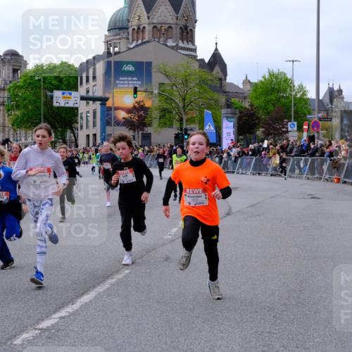 25.04.2026 - Das Zehntel Tim E. http://msf.ph/oto/9568187 25.04.2026 08:52:33 Ziel 1040, 1042, 1108, 1171, 1267, 1274, 1275, 1319, 1398, 1410, 1632, 1684, 1687, 1836, 1846, 2029, 2050, 2061, 2065, 2155, 2327, 2343, 2644, 2774, 2786, 2876, 2880, 3010, 3180, 3198, 3210, 3219, 3405, 3605, 3708, 3711, 4069 meine-sportfotos.de