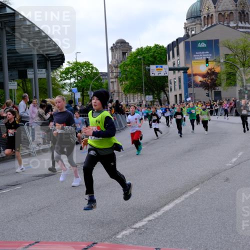 25.04.2026 - Das Zehntel Tim E. http://msf.ph/oto/9568191 25.04.2026 08:52:35 Ziel 1021, 1040, 1042, 1108, 1122, 1267, 1274, 1275, 1319, 1410, 1632, 1684, 1687, 1836, 1846, 2029, 2050, 2065, 2155, 2327, 2343, 2470, 2644, 2774, 2786, 2876, 2880, 3025, 3180, 3198, 3210, 3219, 3405, 3605, 3708, 3711, 4049 meine-sportfotos.de