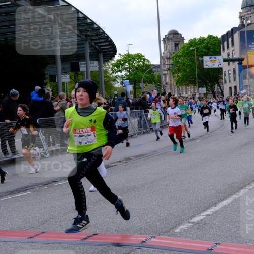 25.04.2026 - Das Zehntel Tim E. http://msf.ph/oto/9568194 25.04.2026 08:52:36 Ziel 1021, 1040, 1042, 1108, 1122, 1267, 1275, 1319, 1410, 1632, 1684, 1687, 1836, 1846, 2029, 2050, 2065, 2155, 2327, 2343, 2395, 2409, 2470, 2644, 2774, 2786, 2876, 2880, 3025, 3037, 3180, 3198, 3210, 3219, 3301, 3405, 3605, 3708, 3711, 4049 meine-sportfotos.de