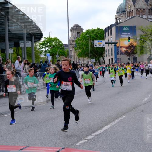 25.04.2026 - Das Zehntel Tim E. http://msf.ph/oto/9568208 25.04.2026 08:52:40 Ziel 1021, 1108, 1122, 1135, 1145, 1148, 1267, 1319, 1632, 1836, 1846, 2029, 2050, 2065, 2155, 2327, 2343, 2395, 2409, 2450, 2470, 2644, 2876, 2880, 2987, 3025, 3037, 3180, 3198, 3210, 3219, 3301, 3405, 3419, 3424, 3519, 3605, 3708, 3711, 4032, 4049 meine-sportfotos.de