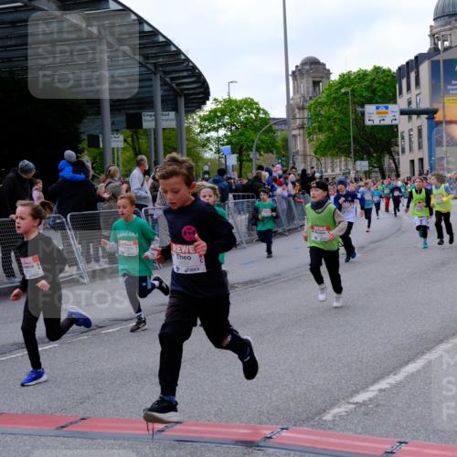 25.04.2026 - Das Zehntel Tim E. http://msf.ph/oto/9568211 25.04.2026 08:52:40 Ziel 1021, 1108, 1122, 1135, 1145, 1148, 1267, 1319, 1632, 1836, 1846, 2029, 2050, 2065, 2155, 2327, 2343, 2395, 2409, 2450, 2470, 2644, 2876, 2880, 2987, 3025, 3037, 3180, 3198, 3210, 3219, 3301, 3405, 3419, 3424, 3519, 3605, 3708, 3711, 4032, 4049 meine-sportfotos.de