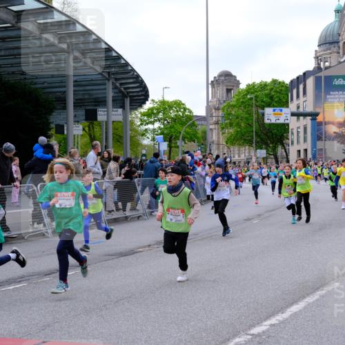 25.04.2026 - Das Zehntel Tim E. http://msf.ph/oto/9568213 25.04.2026 08:52:40 Ziel 1021, 1108, 1122, 1135, 1145, 1148, 1267, 1319, 1632, 1836, 1846, 2029, 2050, 2065, 2155, 2327, 2343, 2395, 2409, 2450, 2470, 2644, 2876, 2880, 2987, 3025, 3037, 3180, 3198, 3210, 3219, 3301, 3405, 3419, 3424, 3519, 3605, 3708, 3711, 4032, 4049 meine-sportfotos.de