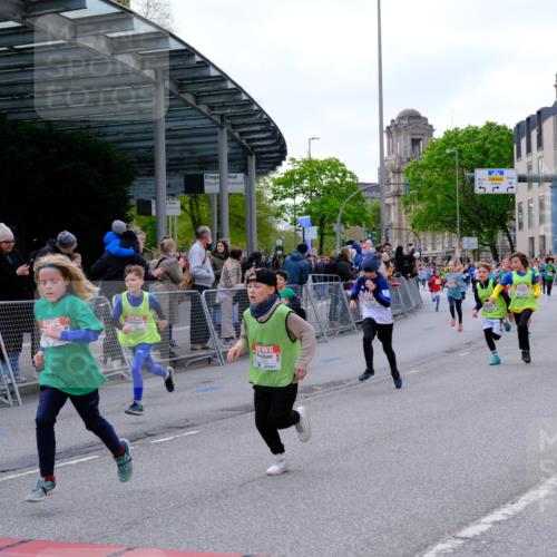 25.04.2026 - Das Zehntel Tim E. http://msf.ph/oto/9568216 25.04.2026 08:52:41 Ziel 1021, 1122, 1135, 1145, 1148, 1632, 1836, 1846, 2029, 2155, 2163, 2327, 2343, 2395, 2409, 2418, 2450, 2470, 2644, 2794, 2876, 2987, 3025, 3037, 3219, 3301, 3405, 3419, 3424, 3519, 3624, 3711, 4032, 4049 meine-sportfotos.de
