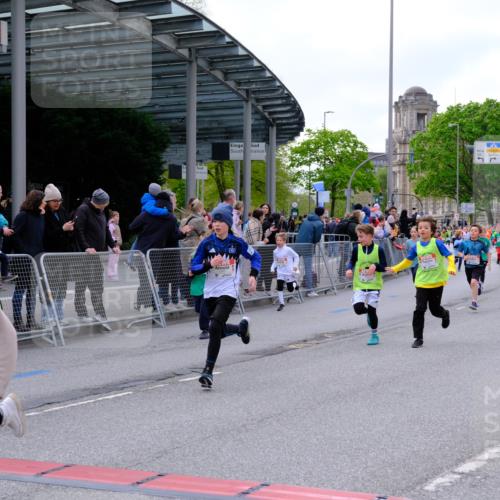 25.04.2026 - Das Zehntel Tim E. http://msf.ph/oto/9568221 25.04.2026 08:52:42 Ziel 1021, 1122, 1135, 1145, 1148, 1387, 1632, 1836, 1846, 2155, 2163, 2327, 2343, 2395, 2409, 2418, 2450, 2470, 2644, 2794, 2876, 2987, 3025, 3037, 3219, 3301, 3405, 3419, 3424, 3468, 3519, 3624, 3625, 3711, 4032, 4049 meine-sportfotos.de