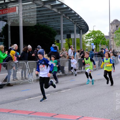 25.04.2026 - Das Zehntel Tim E. http://msf.ph/oto/9568225 25.04.2026 08:52:42 Ziel 1021, 1122, 1135, 1145, 1148, 1387, 1632, 1836, 1846, 2155, 2163, 2327, 2343, 2395, 2409, 2418, 2450, 2470, 2644, 2794, 2876, 2987, 3025, 3037, 3219, 3301, 3405, 3419, 3424, 3468, 3519, 3624, 3625, 3711, 4032, 4049 meine-sportfotos.de