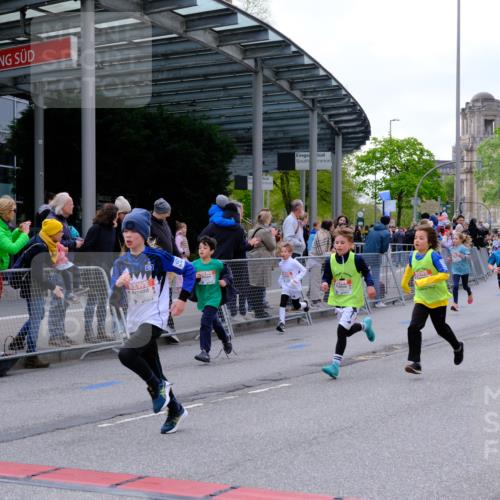 25.04.2026 - Das Zehntel Tim E. http://msf.ph/oto/9568226 25.04.2026 08:52:42 Ziel 1021, 1122, 1135, 1145, 1148, 1387, 1632, 1836, 1846, 2155, 2163, 2327, 2343, 2395, 2409, 2418, 2450, 2470, 2644, 2794, 2876, 2987, 3025, 3037, 3219, 3301, 3405, 3419, 3424, 3468, 3519, 3624, 3625, 3711, 4032, 4049 meine-sportfotos.de