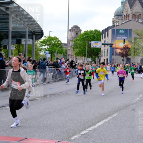 25.04.2026 - Das Zehntel Tim E. http://msf.ph/oto/9568235 25.04.2026 08:52:44 Ziel 1021, 1122, 1135, 1145, 1148, 1387, 1632, 1698, 1712, 1846, 2163, 2327, 2343, 2395, 2409, 2418, 2450, 2470, 2679, 2794, 2876, 2987, 3025, 3037, 3203, 3301, 3419, 3424, 3468, 3519, 3624, 3625, 3762, 4032, 4049 meine-sportfotos.de