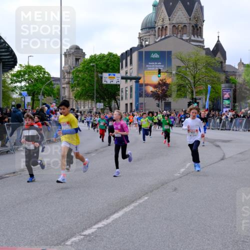 25.04.2026 - Das Zehntel Tim E. http://msf.ph/oto/9568238 25.04.2026 08:52:45 Ziel 1021, 1122, 1135, 1145, 1148, 1387, 1698, 1712, 1738, 2163, 2343, 2395, 2409, 2418, 2450, 2470, 2679, 2794, 2876, 2987, 3025, 3037, 3203, 3301, 3419, 3424, 3468, 3519, 3624, 3625, 3762, 3822, 4032, 4049 meine-sportfotos.de