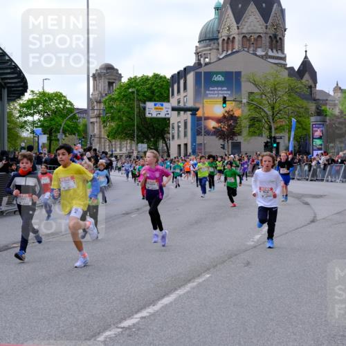 25.04.2026 - Das Zehntel Tim E. http://msf.ph/oto/9568240 25.04.2026 08:52:45 Ziel 1021, 1122, 1135, 1145, 1148, 1387, 1698, 1712, 1738, 2163, 2343, 2395, 2409, 2418, 2450, 2470, 2679, 2794, 2876, 2987, 3025, 3037, 3203, 3301, 3419, 3424, 3468, 3519, 3624, 3625, 3762, 3822, 4032, 4049 meine-sportfotos.de