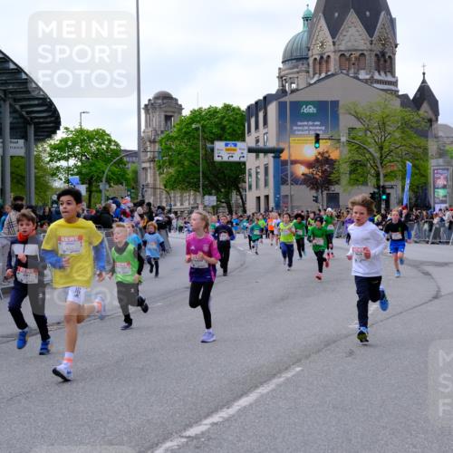 25.04.2026 - Das Zehntel Tim E. http://msf.ph/oto/9568242 25.04.2026 08:52:45 Ziel 1021, 1122, 1135, 1145, 1148, 1387, 1698, 1712, 1738, 2163, 2343, 2395, 2409, 2418, 2450, 2470, 2679, 2794, 2876, 2987, 3025, 3037, 3203, 3301, 3419, 3424, 3468, 3519, 3624, 3625, 3762, 3822, 4032, 4049 meine-sportfotos.de