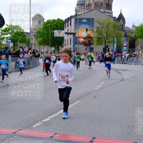 25.04.2026 - Das Zehntel Tim E. http://msf.ph/oto/9568248 25.04.2026 08:52:46 Ziel 1021, 1117, 1122, 1135, 1145, 1148, 1387, 1698, 1712, 1737, 1738, 2163, 2395, 2409, 2418, 2450, 2470, 2525, 2679, 2794, 2987, 3025, 3037, 3203, 3301, 3419, 3424, 3468, 3519, 3624, 3625, 3762, 3822, 4032, 4049 meine-sportfotos.de