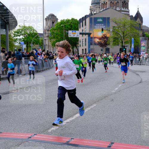 25.04.2026 - Das Zehntel Tim E. http://msf.ph/oto/9568250 25.04.2026 08:52:46 Ziel 1021, 1117, 1122, 1135, 1145, 1148, 1387, 1698, 1712, 1737, 1738, 2163, 2395, 2409, 2418, 2450, 2470, 2525, 2679, 2794, 2987, 3025, 3037, 3203, 3301, 3419, 3424, 3468, 3519, 3624, 3625, 3762, 3822, 4032, 4049 meine-sportfotos.de