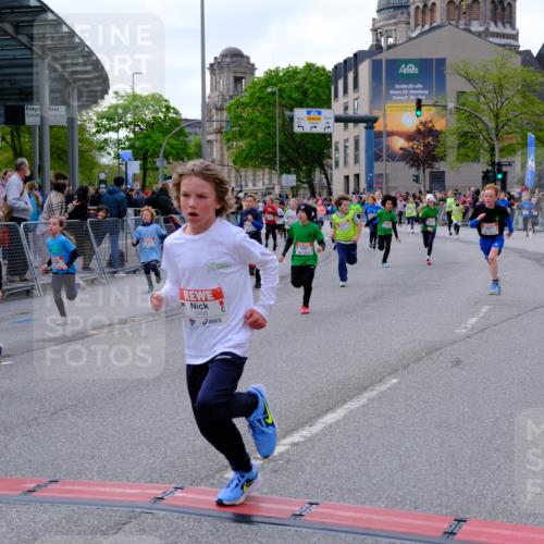 25.04.2026 - Das Zehntel Tim E. http://msf.ph/oto/9568252 25.04.2026 08:52:47 Ziel 1021, 1117, 1135, 1145, 1148, 1387, 1698, 1712, 1737, 1738, 2163, 2395, 2409, 2418, 2450, 2525, 2679, 2794, 2987, 3025, 3037, 3203, 3301, 3419, 3424, 3468, 3519, 3624, 3625, 3762, 3822, 4032, 4049 meine-sportfotos.de