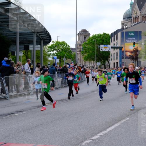 25.04.2026 - Das Zehntel Tim E. http://msf.ph/oto/9568257 25.04.2026 08:52:48 Ziel 1117, 1135, 1145, 1148, 1387, 1698, 1712, 1737, 1738, 2163, 2395, 2409, 2418, 2450, 2525, 2679, 2794, 2987, 3037, 3203, 3301, 3373, 3419, 3424, 3468, 3519, 3624, 3625, 3762, 3822, 4032 meine-sportfotos.de