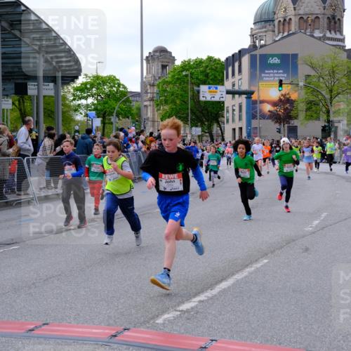 25.04.2026 - Das Zehntel Tim E. http://msf.ph/oto/9568262 25.04.2026 08:52:49 Ziel 1020, 1028, 1117, 1135, 1145, 1148, 1387, 1698, 1712, 1737, 1738, 1947, 2163, 2242, 2418, 2434, 2450, 2525, 2679, 2794, 2987, 3154, 3159, 3203, 3373, 3419, 3424, 3468, 3519, 3617, 3624, 3625, 3762, 3822, 4032, 4068 meine-sportfotos.de