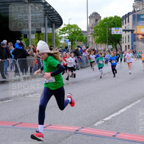 25.04.2026 - Das Zehntel Tim E. http://msf.ph/oto/9568266 25.04.2026 08:52:51 Ziel 1020, 1024, 1028, 1103, 1117, 1387, 1698, 1712, 1737, 1738, 1947, 2163, 2242, 2418, 2434, 2450, 2525, 2679, 2794, 3154, 3159, 3203, 3317, 3373, 3419, 3424, 3468, 3519, 3617, 3624, 3625, 3762, 3822, 4032, 4068 meine-sportfotos.de