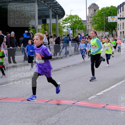25.04.2026 - Das Zehntel Tim E. http://msf.ph/oto/9568287 25.04.2026 08:52:55 Ziel 1020, 1024, 1028, 1103, 1117, 1133, 1183, 1190, 1328, 1515, 1698, 1712, 1737, 1738, 1771, 1947, 2046, 2057, 2166, 2242, 2434, 2525, 2679, 3042, 3154, 3159, 3203, 3317, 3373, 3395, 3617, 3762, 3822, 4068 meine-sportfotos.de