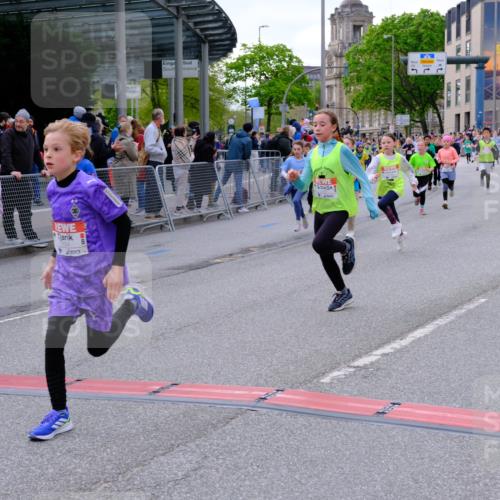 25.04.2026 - Das Zehntel Tim E. http://msf.ph/oto/9568288 25.04.2026 08:52:55 Ziel 1020, 1024, 1028, 1103, 1117, 1133, 1183, 1190, 1328, 1515, 1698, 1712, 1737, 1738, 1771, 1947, 2046, 2057, 2166, 2242, 2434, 2525, 2679, 3042, 3154, 3159, 3203, 3317, 3373, 3395, 3617, 3762, 3822, 4068 meine-sportfotos.de