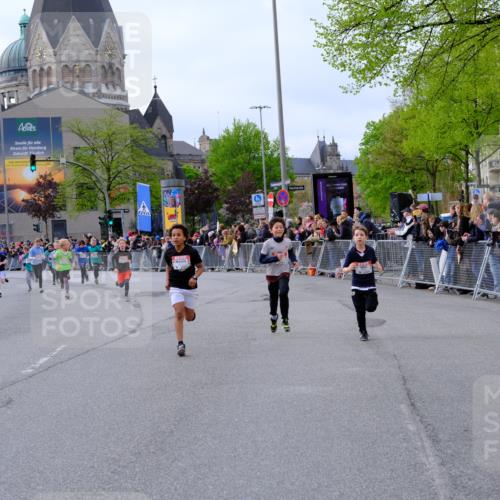 25.04.2026 - Das Zehntel Tim E. http://msf.ph/oto/9568295 25.04.2026 08:52:59 Ziel 1020, 1024, 1028, 1103, 1133, 1183, 1190, 1328, 1515, 1771, 1947, 2046, 2057, 2166, 2242, 2278, 2284, 2434, 2452, 2466, 2741, 2787, 3042, 3121, 3154, 3159, 3168, 3317, 3373, 3395, 3430, 3432, 3617, 3996, 4068 meine-sportfotos.de