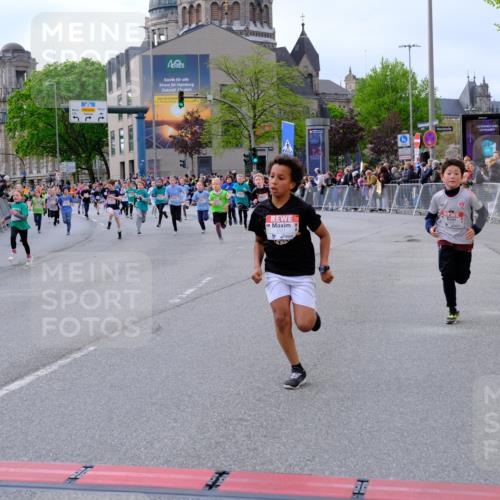 25.04.2026 - Das Zehntel Tim E. http://msf.ph/oto/9568302 25.04.2026 08:53:00 Ziel 1020, 1024, 1028, 1103, 1133, 1183, 1190, 1210, 1213, 1328, 1515, 1771, 1859, 1947, 2046, 2057, 2166, 2242, 2278, 2284, 2434, 2452, 2466, 2741, 2787, 3042, 3121, 3154, 3159, 3168, 3300, 3317, 3373, 3395, 3430, 3432, 3617, 3644, 3651, 3652, 3653, 3996, 4068 meine-sportfotos.de