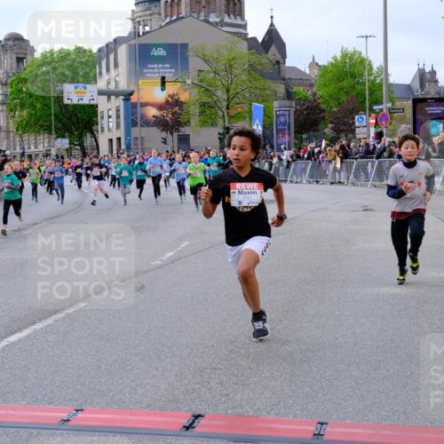 25.04.2026 - Das Zehntel Tim E. http://msf.ph/oto/9568303 25.04.2026 08:53:00 Ziel 1020, 1024, 1028, 1103, 1133, 1183, 1190, 1210, 1213, 1328, 1515, 1771, 1859, 1947, 2046, 2057, 2166, 2242, 2278, 2284, 2434, 2452, 2466, 2741, 2787, 3042, 3121, 3154, 3159, 3168, 3300, 3317, 3373, 3395, 3430, 3432, 3617, 3644, 3651, 3652, 3653, 3996, 4068 meine-sportfotos.de