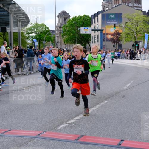 25.04.2026 - Das Zehntel Tim E. http://msf.ph/oto/9568313 25.04.2026 08:53:04 Ziel 1041, 1133, 1174, 1183, 1190, 1210, 1213, 1240, 1328, 1429, 1515, 1771, 1859, 2046, 2057, 2166, 2278, 2282, 2284, 2303, 2452, 2466, 2741, 2787, 3042, 3121, 3168, 3300, 3395, 3430, 3432, 3644, 3651, 3652, 3653, 3996 meine-sportfotos.de