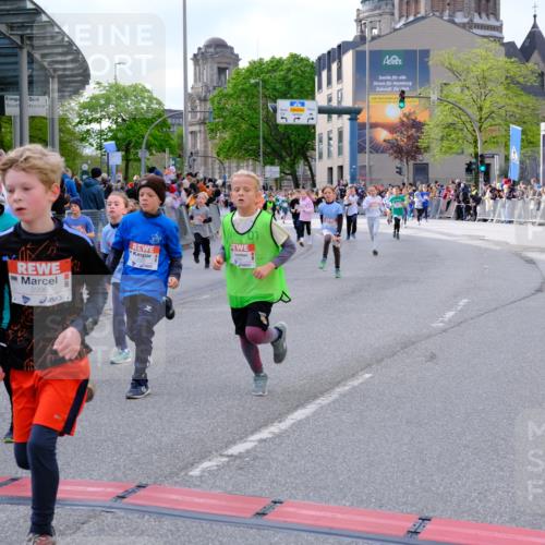 25.04.2026 - Das Zehntel Tim E. http://msf.ph/oto/9568314 25.04.2026 08:53:04 Ziel 1041, 1133, 1174, 1183, 1190, 1210, 1213, 1240, 1328, 1429, 1515, 1771, 1859, 2046, 2057, 2166, 2278, 2282, 2284, 2303, 2452, 2466, 2741, 2787, 3042, 3121, 3168, 3300, 3395, 3430, 3432, 3644, 3651, 3652, 3653, 3996 meine-sportfotos.de