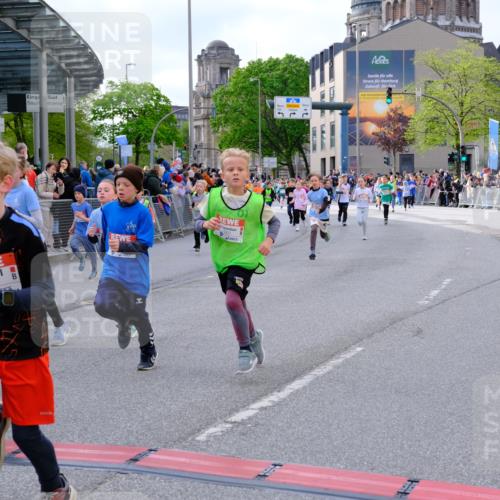 25.04.2026 - Das Zehntel Tim E. http://msf.ph/oto/9568315 25.04.2026 08:53:04 Ziel 1041, 1133, 1174, 1183, 1190, 1210, 1213, 1240, 1328, 1429, 1515, 1771, 1859, 2046, 2057, 2166, 2278, 2282, 2284, 2303, 2452, 2466, 2741, 2787, 3042, 3121, 3168, 3300, 3395, 3430, 3432, 3644, 3651, 3652, 3653, 3996 meine-sportfotos.de