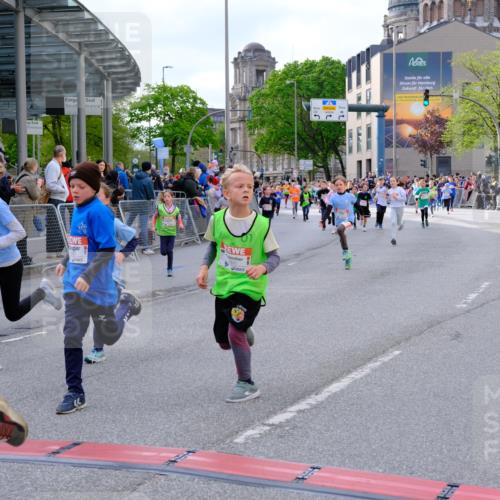 25.04.2026 - Das Zehntel Tim E. http://msf.ph/oto/9568317 25.04.2026 08:53:05 Ziel 1041, 1174, 1183, 1190, 1210, 1213, 1240, 1328, 1429, 1515, 1771, 1859, 2166, 2278, 2282, 2284, 2303, 2452, 2466, 2741, 2787, 3042, 3121, 3168, 3300, 3430, 3432, 3644, 3651, 3652, 3653, 3996 meine-sportfotos.de