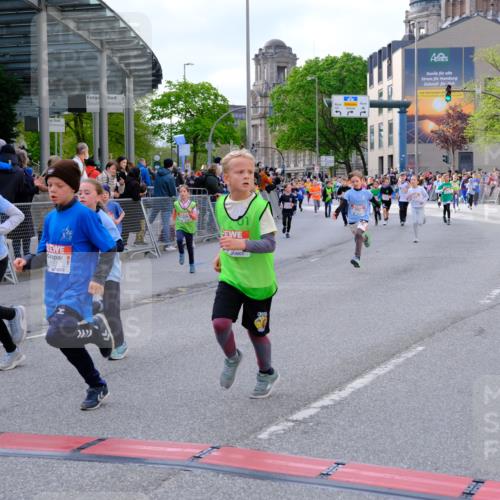 25.04.2026 - Das Zehntel Tim E. http://msf.ph/oto/9568318 25.04.2026 08:53:05 Ziel 1041, 1174, 1183, 1190, 1210, 1213, 1240, 1328, 1429, 1515, 1771, 1859, 2166, 2278, 2282, 2284, 2303, 2452, 2466, 2741, 2787, 3042, 3121, 3168, 3300, 3430, 3432, 3644, 3651, 3652, 3653, 3996 meine-sportfotos.de