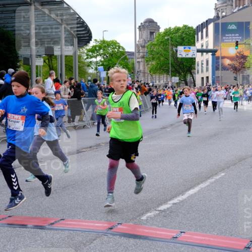 25.04.2026 - Das Zehntel Tim E. http://msf.ph/oto/9568319 25.04.2026 08:53:05 Ziel 1041, 1174, 1183, 1190, 1210, 1213, 1240, 1328, 1429, 1515, 1771, 1859, 2166, 2278, 2282, 2284, 2303, 2452, 2466, 2741, 2787, 3042, 3121, 3168, 3300, 3430, 3432, 3644, 3651, 3652, 3653, 3996 meine-sportfotos.de