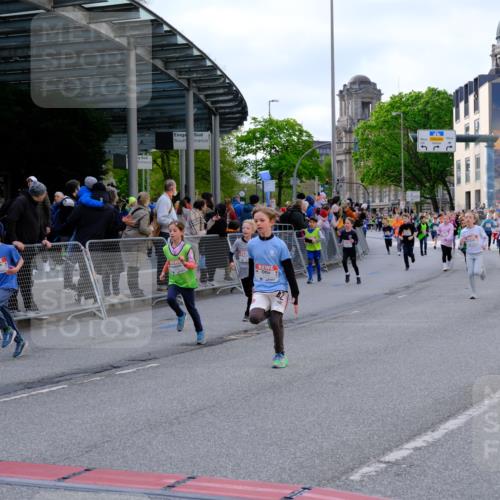 25.04.2026 - Das Zehntel Tim E. http://msf.ph/oto/9568320 25.04.2026 08:53:06 Ziel 1041, 1174, 1210, 1213, 1240, 1247, 1328, 1429, 1515, 1711, 1859, 2166, 2278, 2282, 2284, 2303, 2452, 2466, 2741, 2787, 3121, 3168, 3300, 3430, 3432, 3644, 3651, 3652, 3653, 3996 meine-sportfotos.de