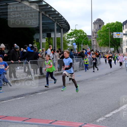 25.04.2026 - Das Zehntel Tim E. http://msf.ph/oto/9568321 25.04.2026 08:53:06 Ziel 1041, 1174, 1210, 1213, 1240, 1247, 1328, 1429, 1515, 1711, 1859, 2166, 2278, 2282, 2284, 2303, 2452, 2466, 2741, 2787, 3121, 3168, 3300, 3430, 3432, 3644, 3651, 3652, 3653, 3996 meine-sportfotos.de