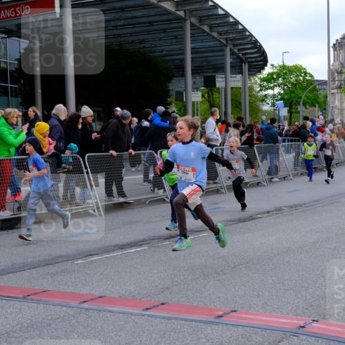 25.04.2026 - Das Zehntel Tim E. http://msf.ph/oto/9568324 25.04.2026 08:53:06 Ziel 1041, 1174, 1210, 1213, 1240, 1247, 1328, 1429, 1515, 1711, 1859, 2166, 2278, 2282, 2284, 2303, 2452, 2466, 2741, 2787, 3121, 3168, 3300, 3430, 3432, 3644, 3651, 3652, 3653, 3996 meine-sportfotos.de