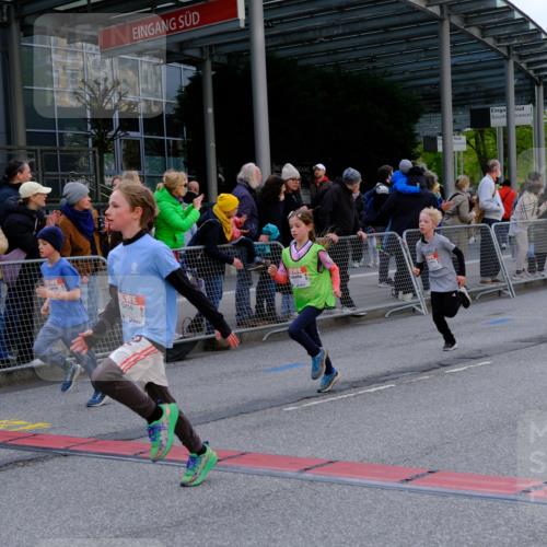 25.04.2026 - Das Zehntel Tim E. http://msf.ph/oto/9568329 25.04.2026 08:53:07 Ziel 1041, 1174, 1210, 1213, 1240, 1247, 1429, 1515, 1695, 1711, 1859, 2166, 2278, 2282, 2284, 2303, 2452, 2466, 2741, 2787, 3121, 3168, 3231, 3300, 3416, 3430, 3432, 3644, 3651, 3652, 3653, 3996 meine-sportfotos.de