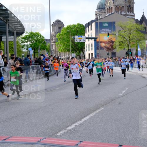 25.04.2026 - Das Zehntel Tim E. http://msf.ph/oto/9568341 25.04.2026 08:53:10 Ziel 1041, 1174, 1187, 1195, 1202, 1210, 1213, 1240, 1247, 1265, 1420, 1429, 1695, 1708, 1711, 1859, 2120, 2279, 2282, 2303, 2322, 2461, 2466, 2787, 3231, 3253, 3300, 3416, 3583, 3618, 3644, 3651, 3652, 3653, 3996 meine-sportfotos.de