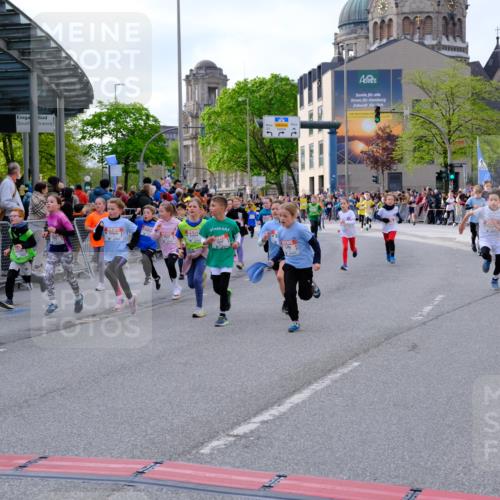 25.04.2026 - Das Zehntel Tim E. http://msf.ph/oto/9568349 25.04.2026 08:53:13 Ziel 1041, 1174, 1187, 1195, 1202, 1207, 1240, 1247, 1265, 1315, 1320, 1420, 1429, 1516, 1695, 1708, 1711, 1817, 2120, 2221, 2279, 2282, 2303, 2322, 2332, 2335, 2461, 2865, 2868, 3231, 3253, 3416, 3583, 3618 meine-sportfotos.de