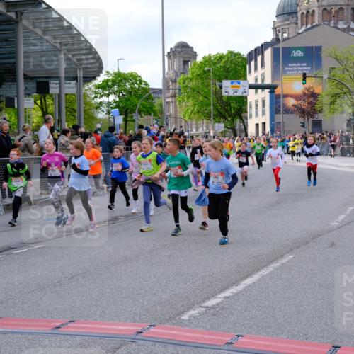 25.04.2026 - Das Zehntel Tim E. http://msf.ph/oto/9568352 25.04.2026 08:53:13 Ziel 1041, 1174, 1187, 1195, 1202, 1207, 1240, 1247, 1265, 1315, 1320, 1420, 1429, 1516, 1695, 1708, 1711, 1817, 2120, 2221, 2279, 2282, 2303, 2322, 2332, 2335, 2461, 2865, 2868, 3231, 3253, 3416, 3583, 3618 meine-sportfotos.de