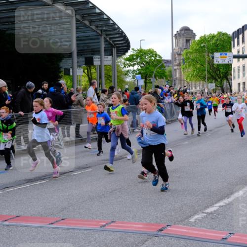 25.04.2026 - Das Zehntel Tim E. http://msf.ph/oto/9568358 25.04.2026 08:53:14 Ziel 1041, 1174, 1187, 1195, 1202, 1207, 1240, 1247, 1265, 1315, 1320, 1420, 1429, 1516, 1695, 1708, 1711, 1817, 2120, 2221, 2279, 2303, 2322, 2332, 2335, 2461, 2865, 2868, 3231, 3253, 3416, 3583, 3618 meine-sportfotos.de